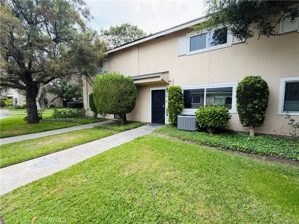 Condominium for sale at 630 S Knott 54, Anaheim, CA featuring 2 beds and 2 baths
