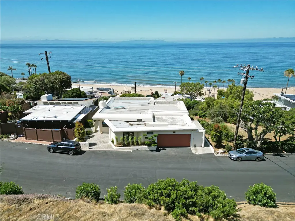 Single Family Residence for sale at 92 Yacht Harbor, Rancho Palos Verdes, CA featuring 2 beds and 3 baths