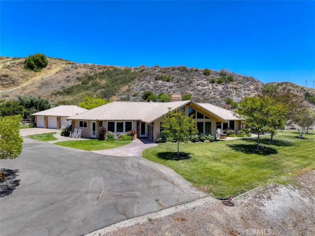 31233 Romero Canyon, Castaic, CA — listing photo 1