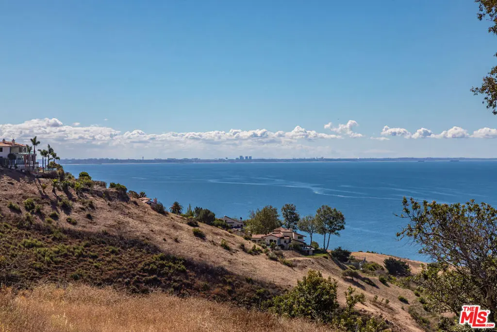 22077 Carbon Mesa Road, Malibu, CA — listing photo 1