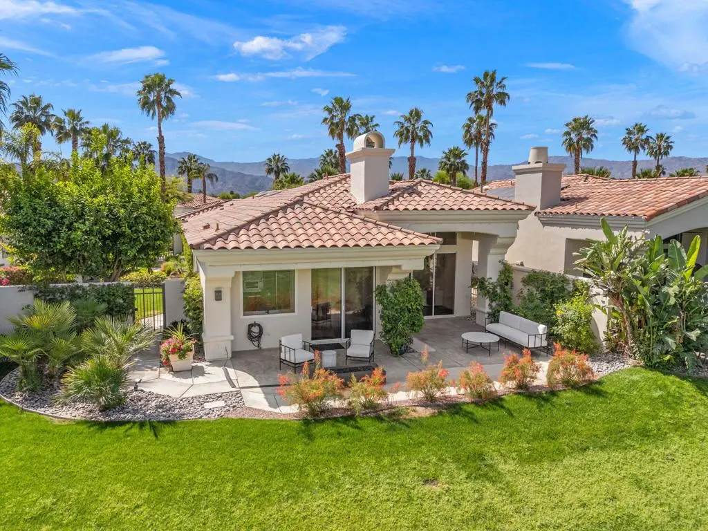 Residential Lease for rent at 220 Tomahawk Drive, Palm Desert, Riverside County, CA featuring 3 beds and 4 baths
