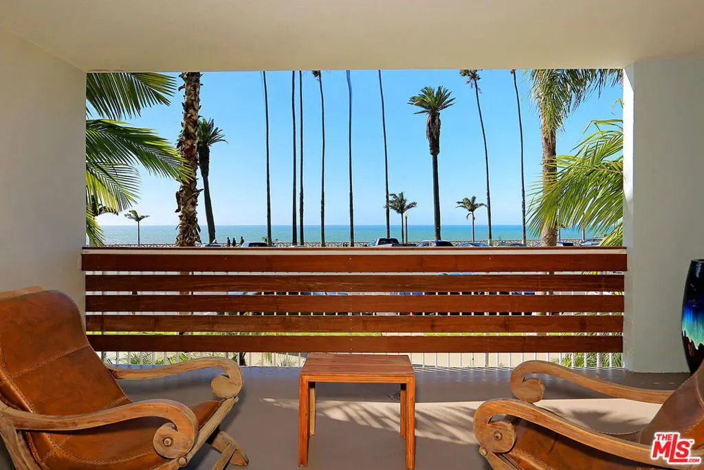 Condominium for rent at 1025 Ocean Avenue 102, Santa Monica, CA featuring 2 beds and 2 baths