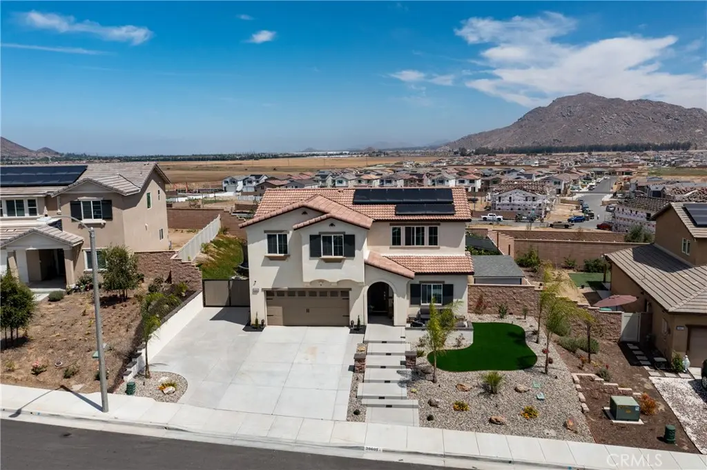 30608 Expedition, Winchester, CA — listing photo 1