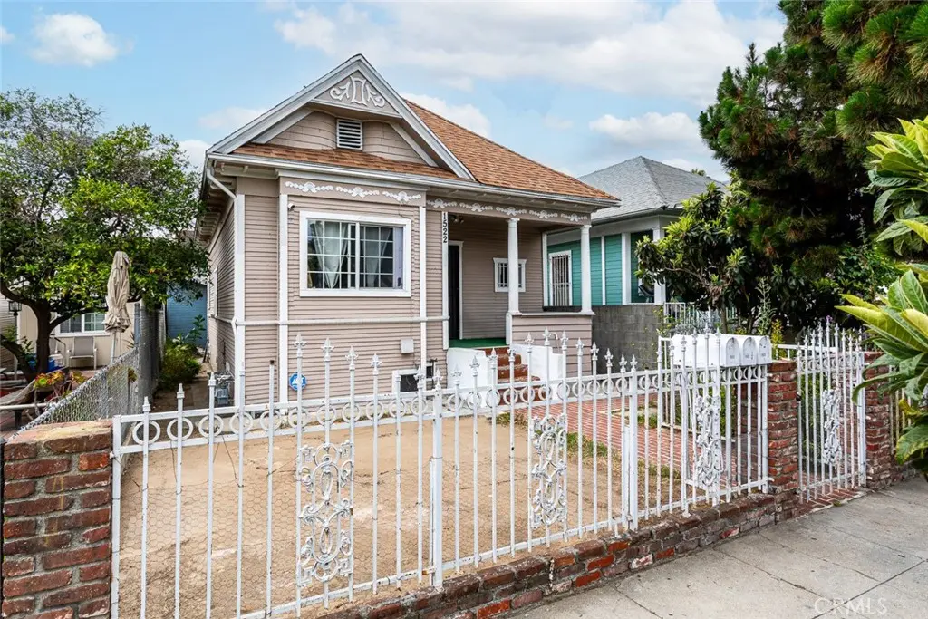 Triplex for sale at 1522 W 29th, Los Angeles, CA featuring 3 beds and 3 baths
