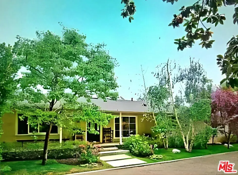 Residential Lease for rent at 13324 W SUNSET, Los Angeles, Los Angeles County, CA featuring 3 beds and 3 baths