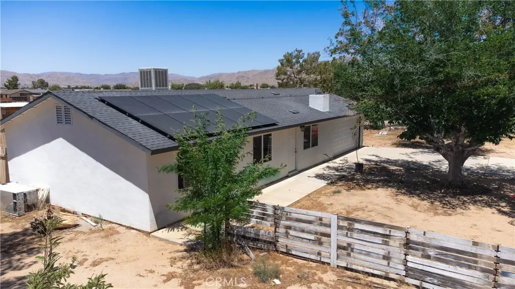Single Family Residence for sale at 22634 Little Beaver, Apple Valley, CA featuring 3 beds and 1 bath