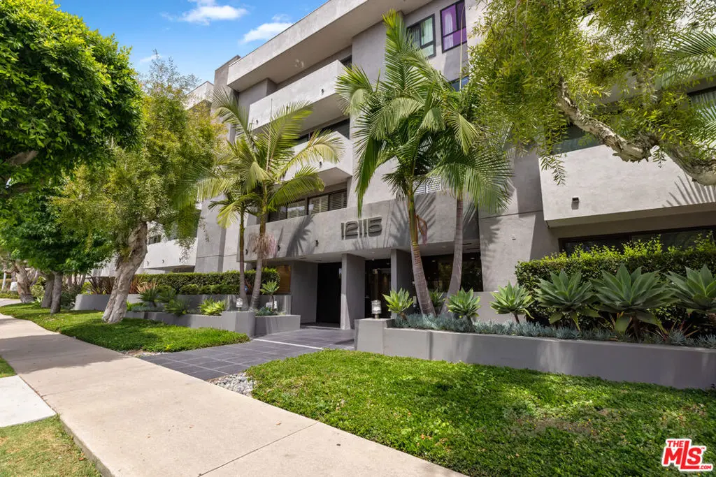 Condominium for sale at 12115 San Vicente Boulevard 111, Los Angeles, CA featuring 2 beds and 2 baths