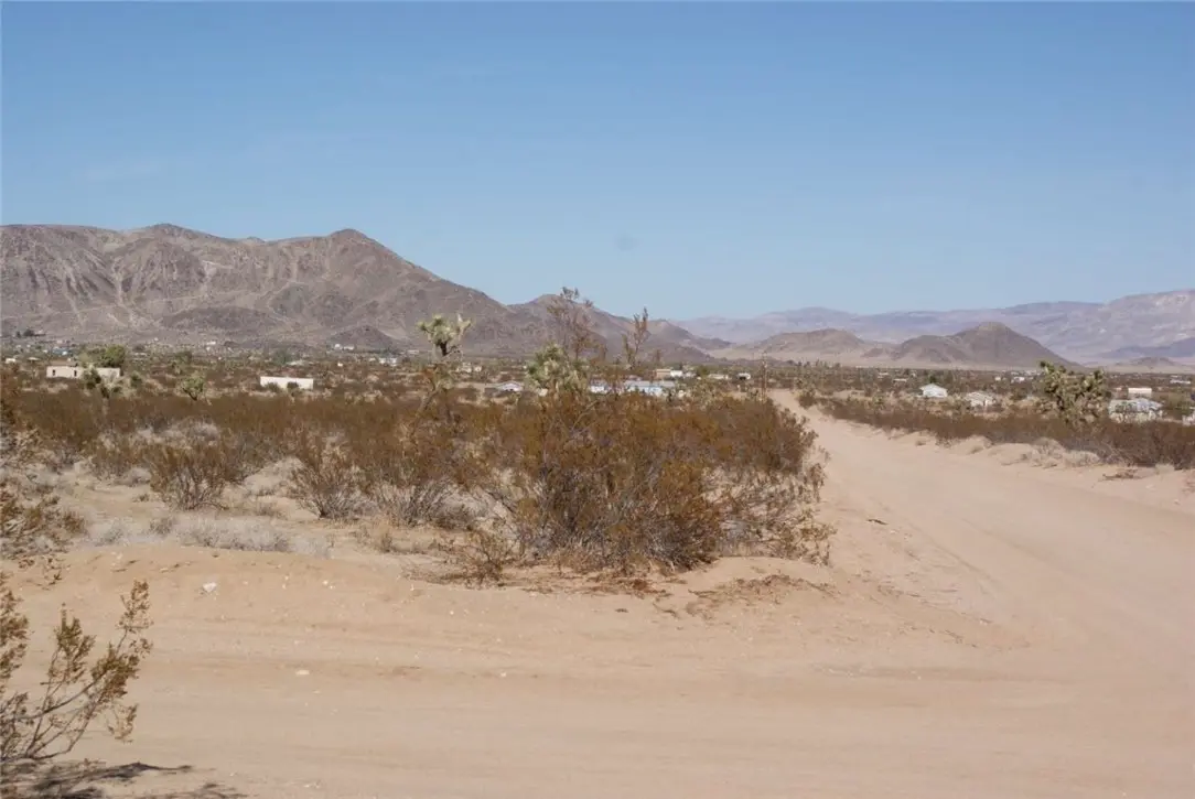 426 428 Gerber Avenue, Landers, CA — listing photo 1