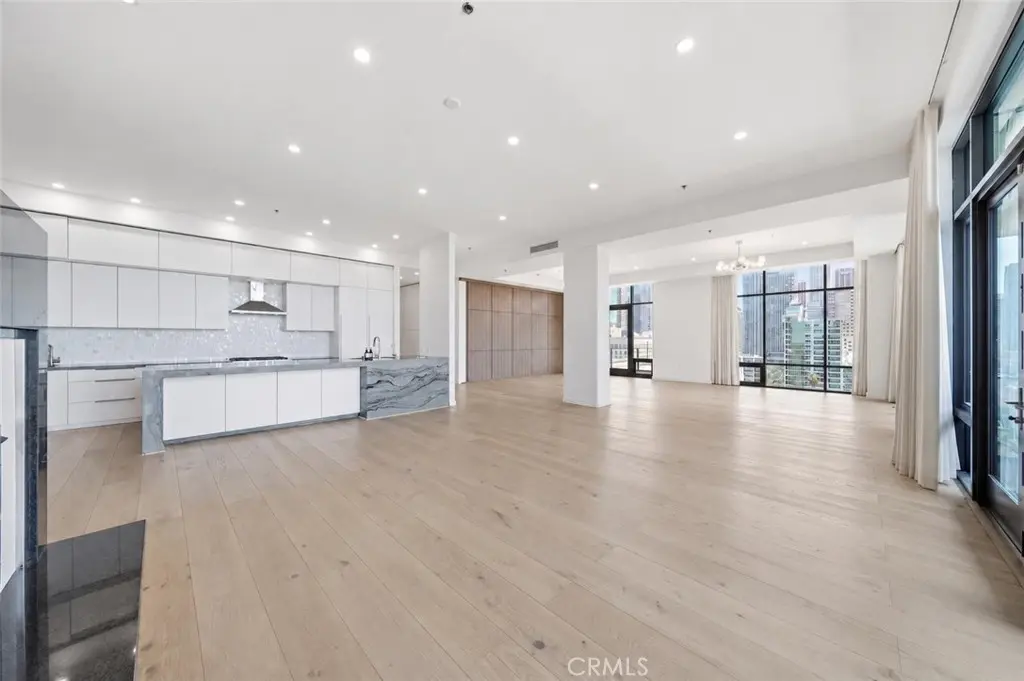 Condominium for sale at 1111 S Grand Avenue PH 5, Los Angeles, CA featuring 3 beds and 3 baths