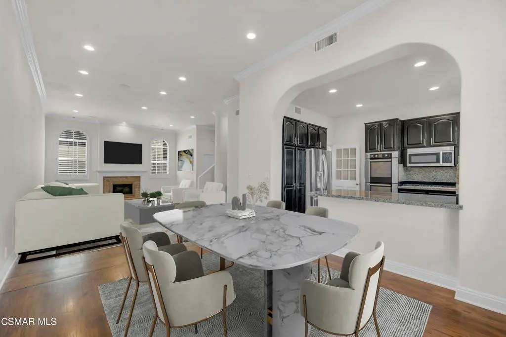 14234 Dickens Street 3, Sherman Oaks, CA — listing photo 1