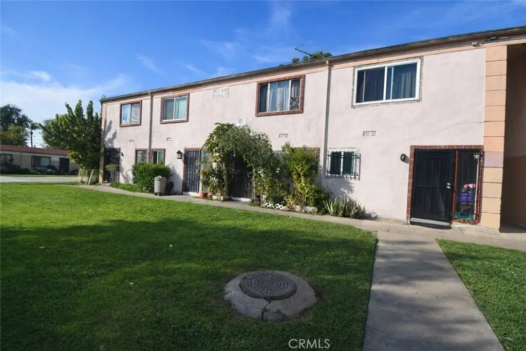 1001 E Grant F4, Santa Ana, CA — listing photo 1