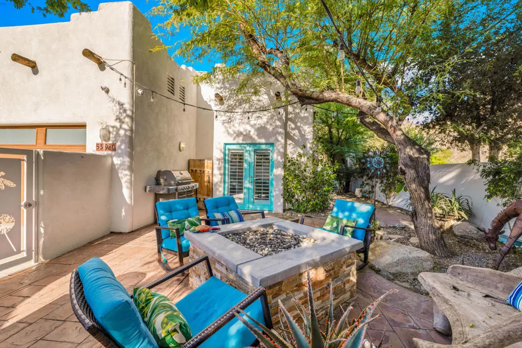 Residential Lease for rent at 53980 Avenida Mendoza, La Quinta, Riverside County, CA featuring 3 beds and 2 baths