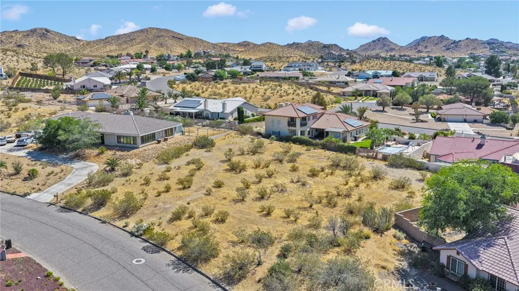 16425 Viho, Apple Valley, CA — listing photo 1