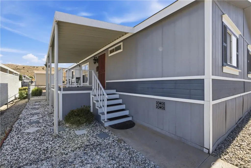 5200 Entrar 134, Palmdale, CA — listing photo 1