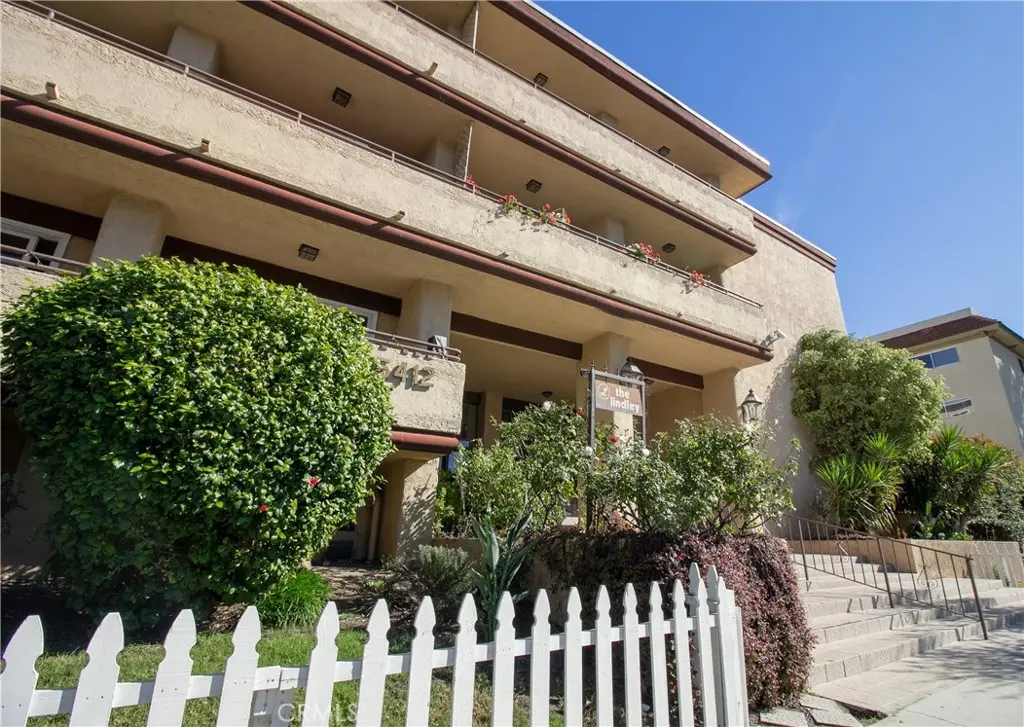 5412 Lindley Avenue 117, Encino, CA — listing photo 1