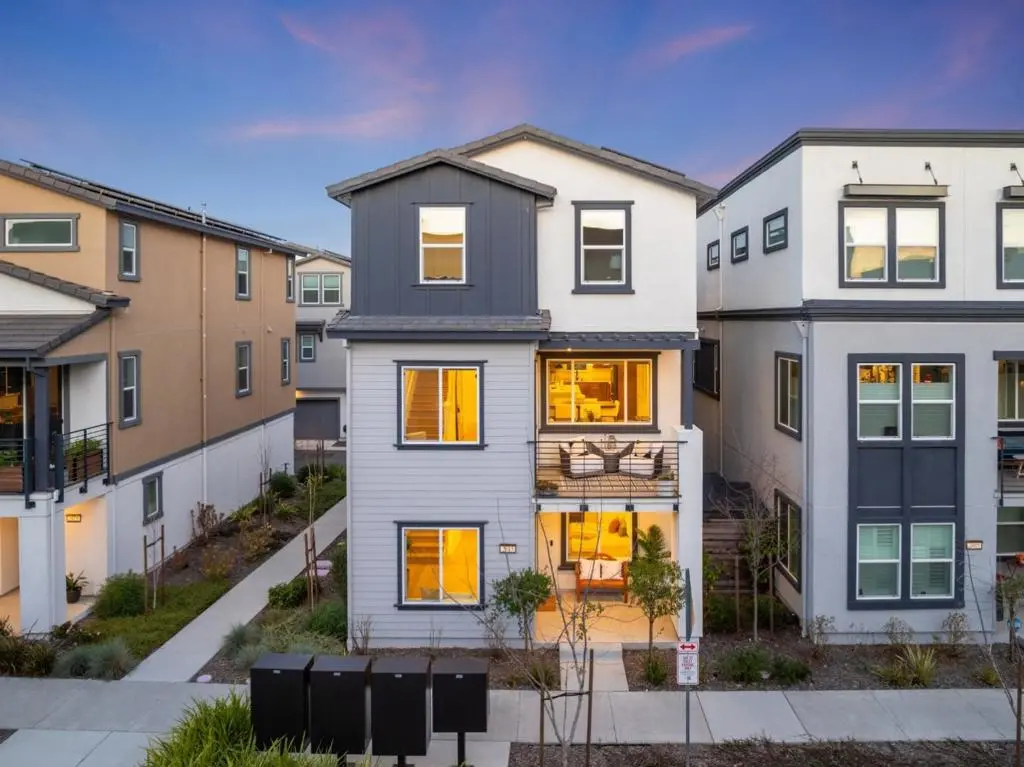 Single Family Residence for sale at 2815 Crusader Street, Alameda, CA featuring 4 beds and 4 baths