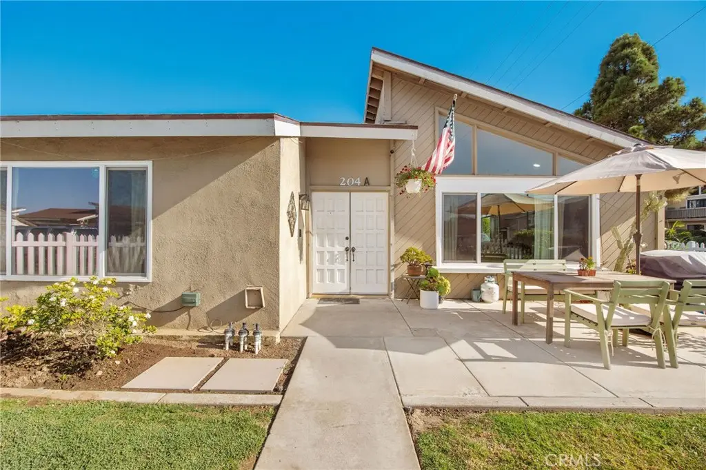 Triplex for sale at 204 Springfield Avenue, Huntington Beach, CA