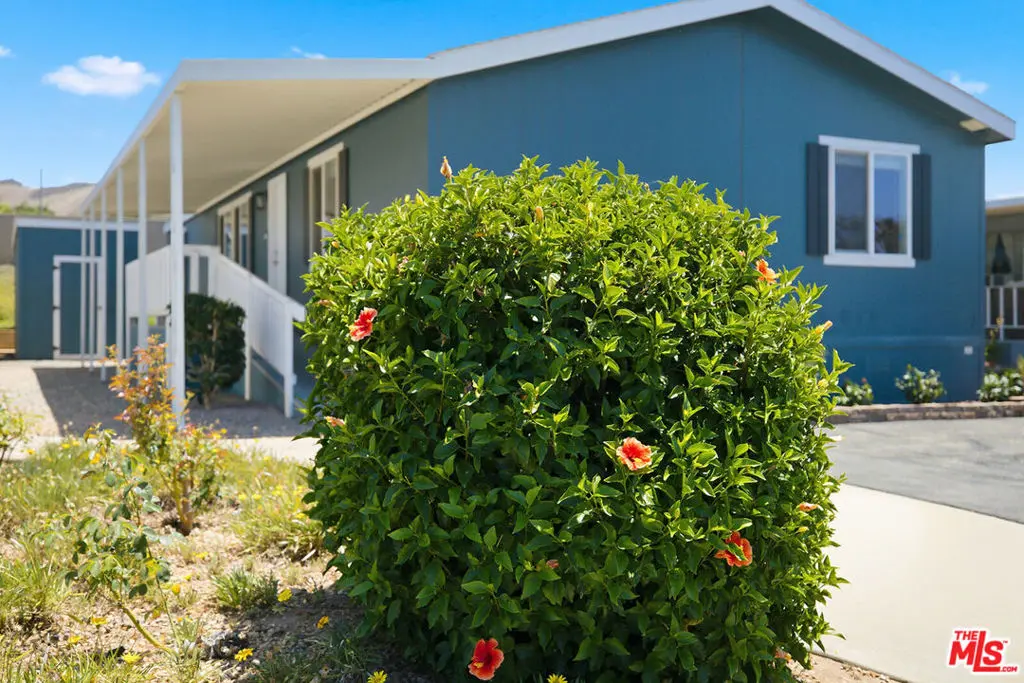 Manufactured In Park for sale at 3700 Buchanan Street 25, Riverside, CA featuring 3 beds and 2 baths
