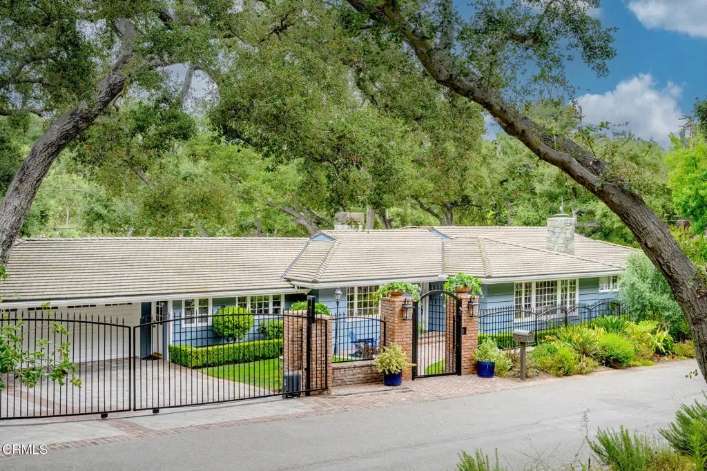 Single Family Residence for sale at 525 Berkshire Avenue, La Canada Flintridge, CA featuring 4 beds and 6 baths