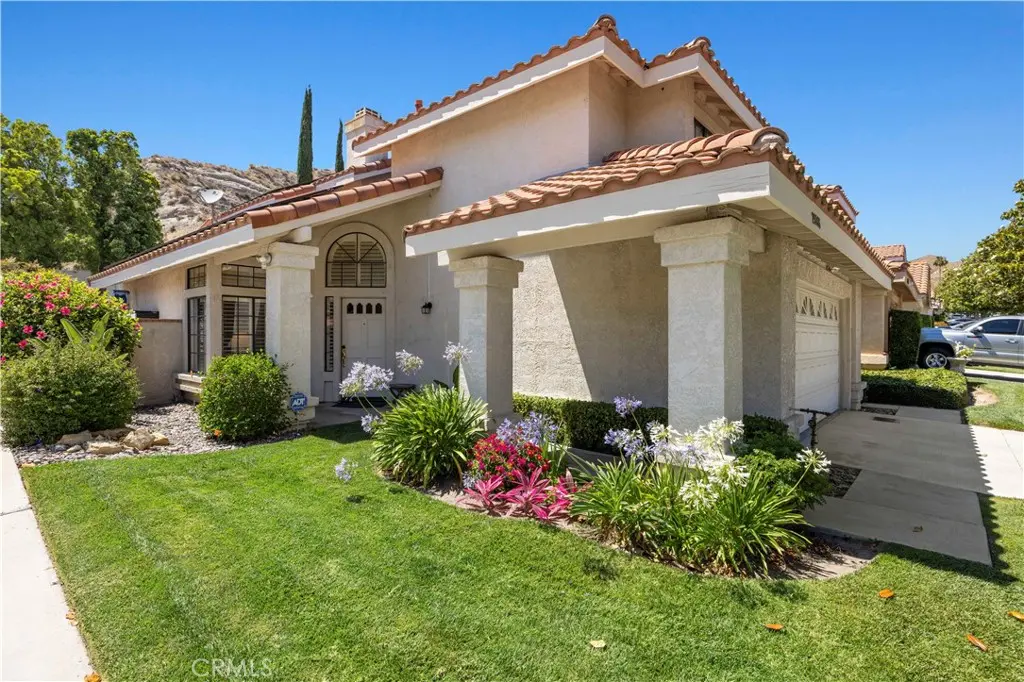 29065 Marilyn Dr, Canyon Country, CA — listing photo 1