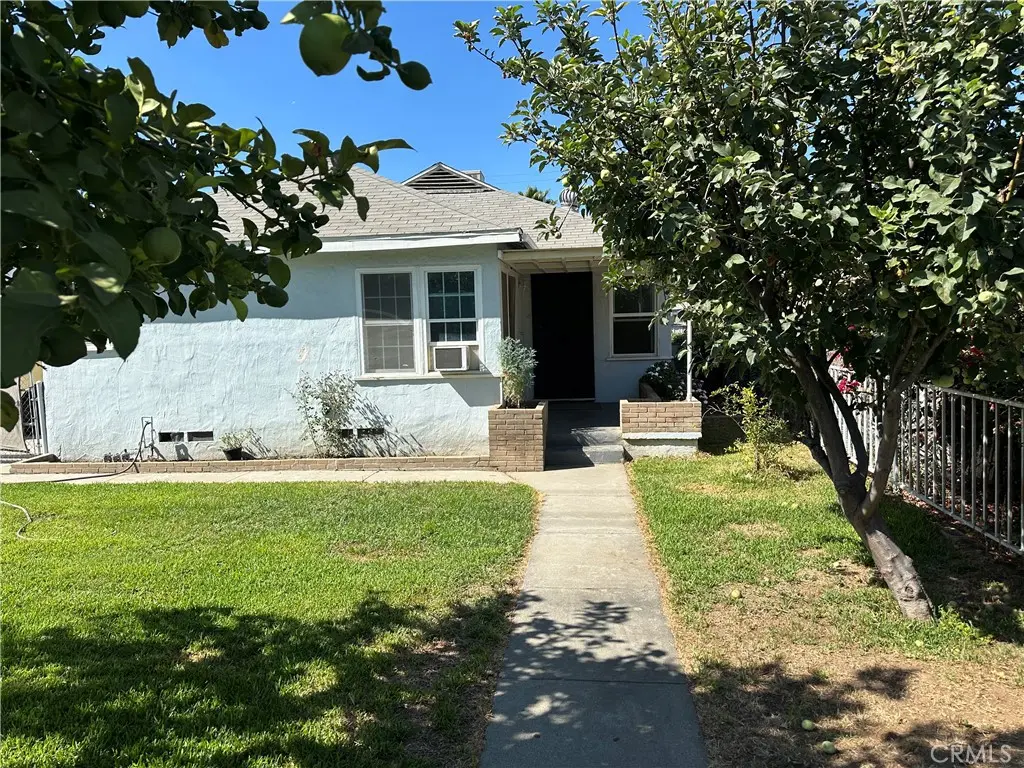 Single Family Residence for sale at 3432 Russell, Riverside, CA featuring 3 beds and 1 bath