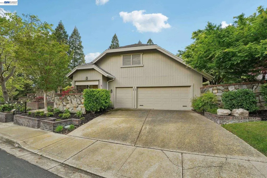 Single Family Residence for sale at 11 Tennis Club Drive, Danville, CA featuring 3 beds and 3 baths