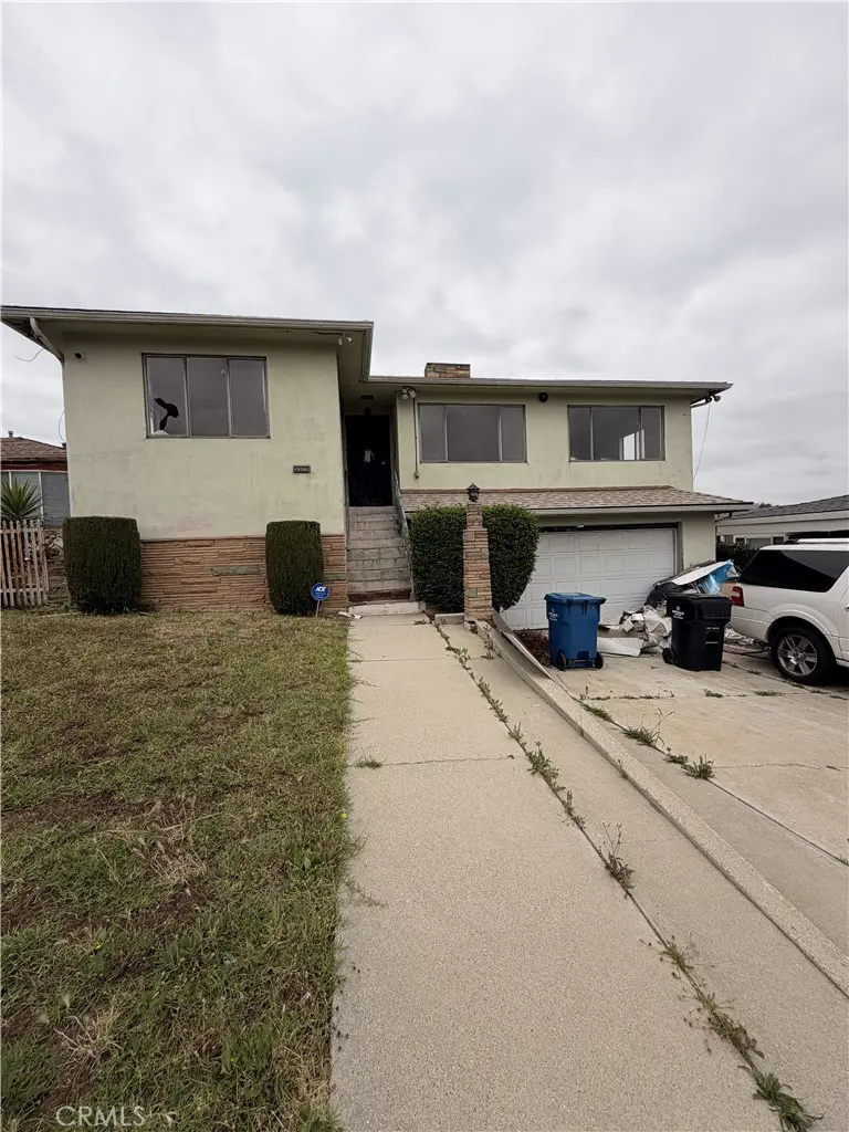 2323 W 102nd, Inglewood, CA — listing photo 1