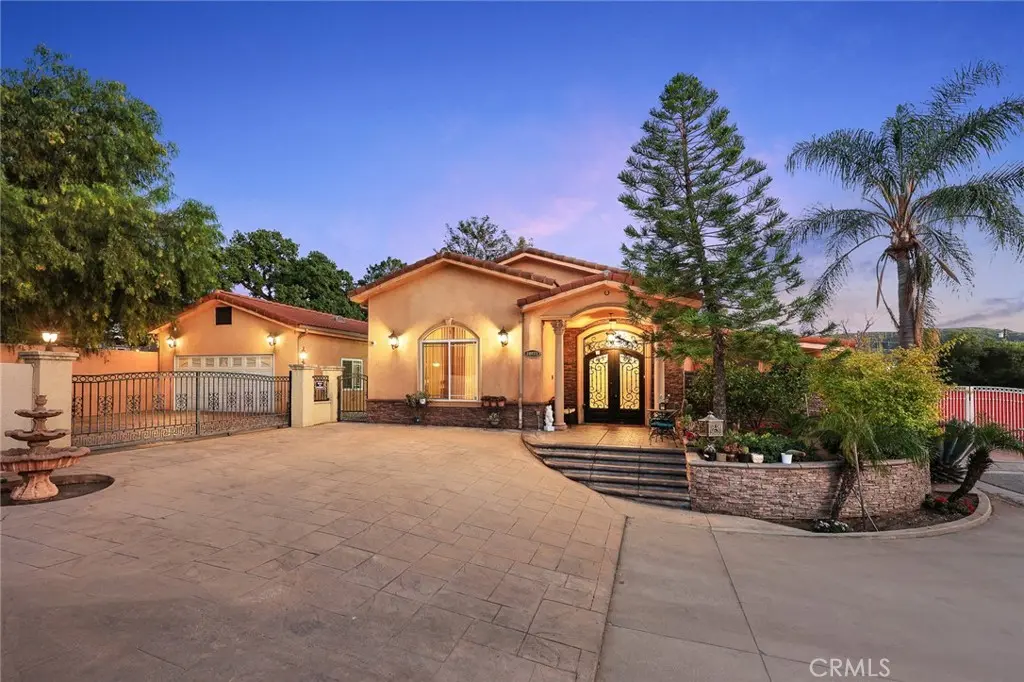 10610 Oak Tree Way, Sunland, CA — listing photo 1