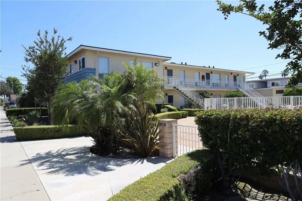 Apartment for sale at 935 S Trident Street, Anaheim, CA
