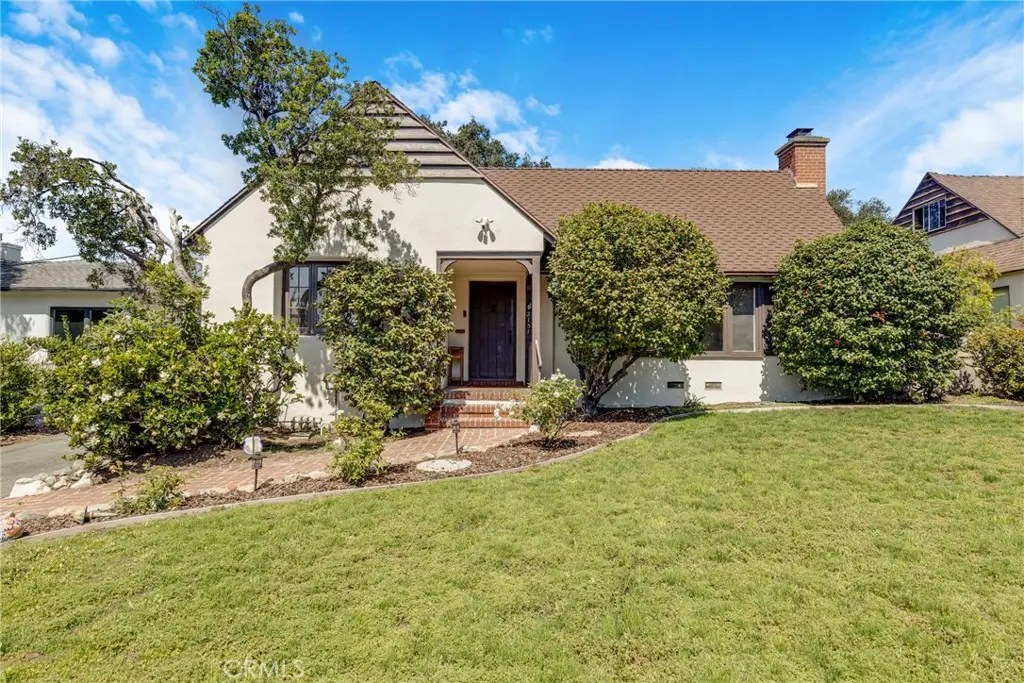 2151 N Altadena, Altadena, CA — listing photo 1