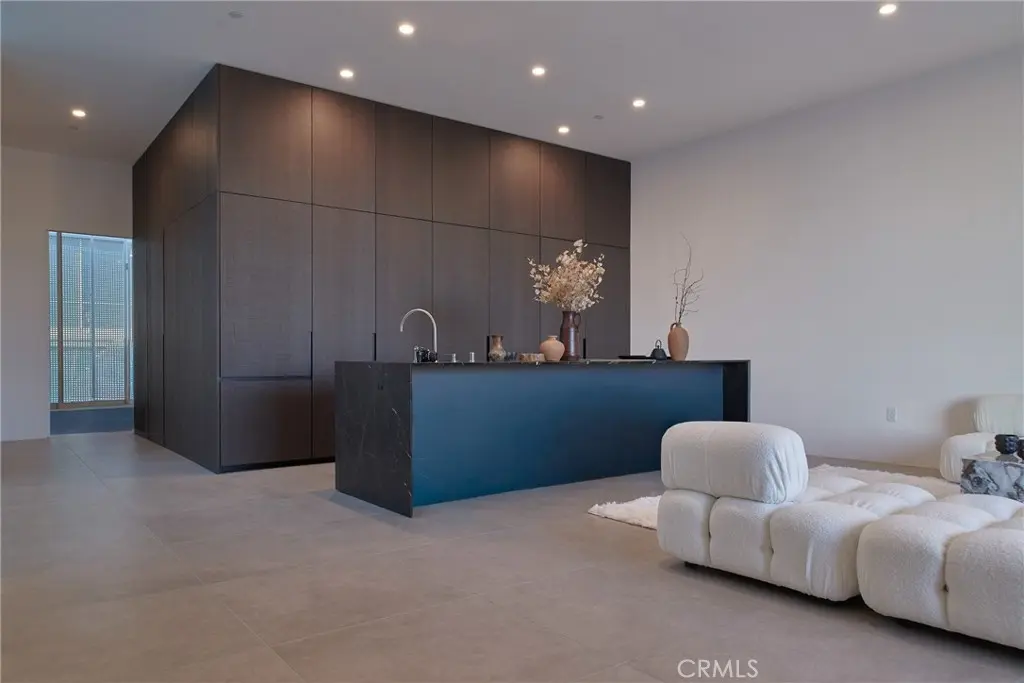 Residential Lease for rent at 838 N Kings Road PH3, West Hollywood, Los Angeles County, CA featuring 1 bed and 2 baths