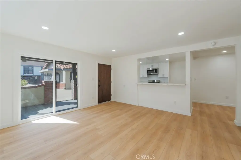 1239 W Rosecrans 31, Gardena, CA — listing photo 1