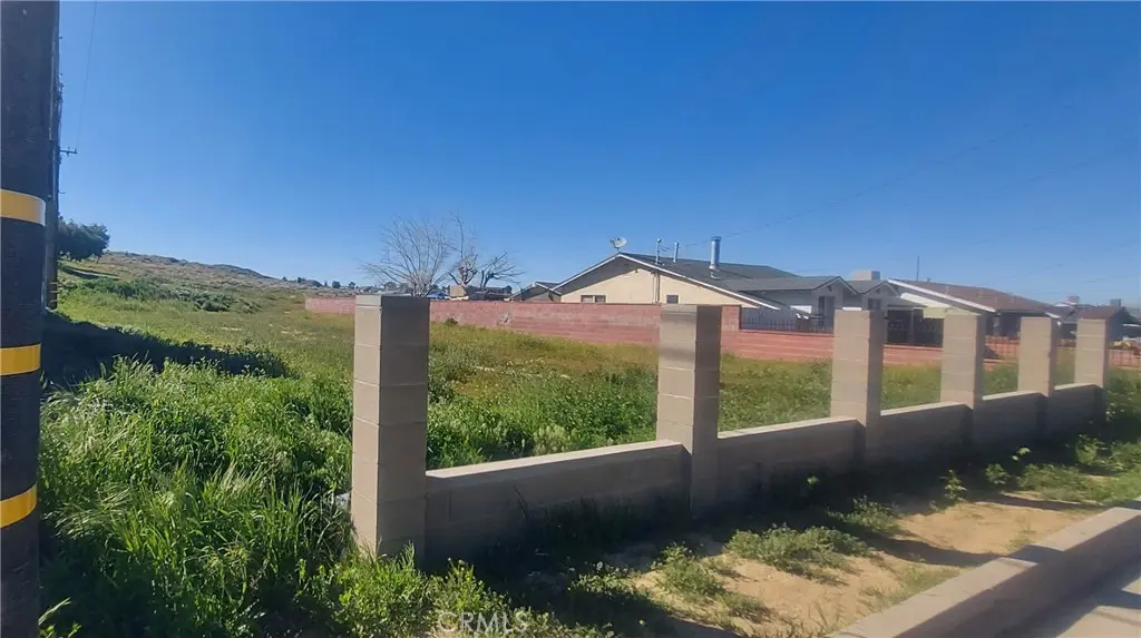 5 st E Avenue R, Palmdale, CA — listing photo 1