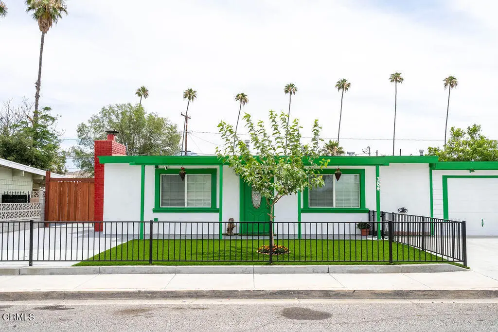 Single Family Residence for sale at 364 Monte Vista Way, Hemet, CA featuring 2 beds and 1 bath