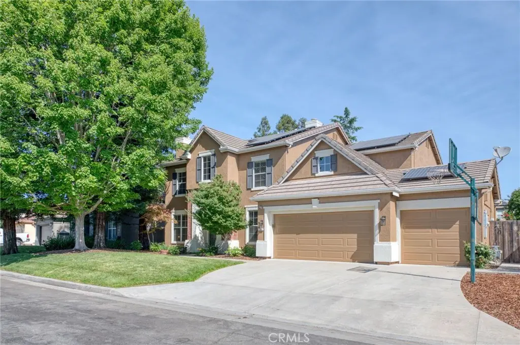 2612 E Shea Drive, Fresno, CA — listing photo 1