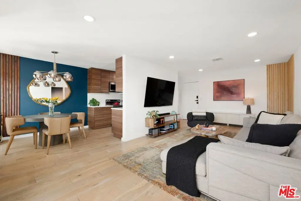 Residential Lease for rent at 7300 Franklin Avenue 554, Los Angeles, Los Angeles County, CA featuring 1 bed and 1 bath