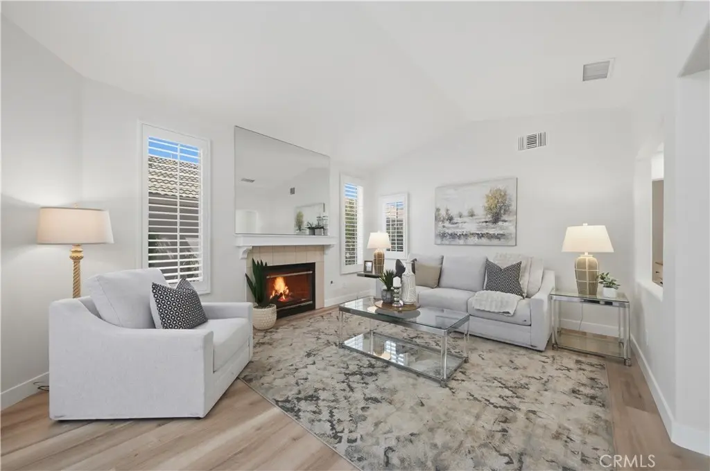 Single Family Residence for sale at 40502 Via Amapola, Murrieta, CA featuring 2 beds and 3 baths