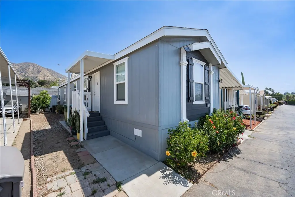 16079 Yarnell St B20, Sylmar, CA — listing photo 1