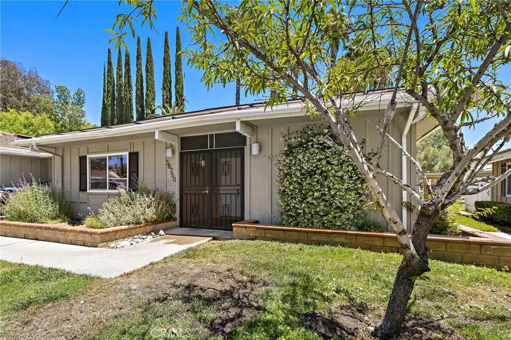 Condominium for sale at 38750 Via Las Flores, Murrieta, CA featuring 3 beds and 2 baths