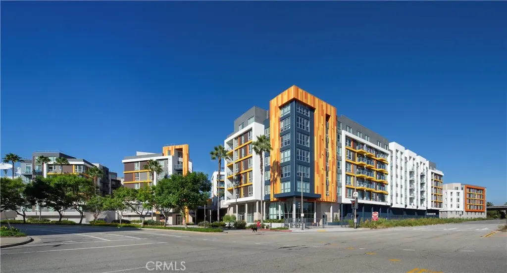 Residential Lease for rent at 5901 Center Drive 362-2, Los Angeles, Los Angeles County, CA featuring 1 bed and 1 bath