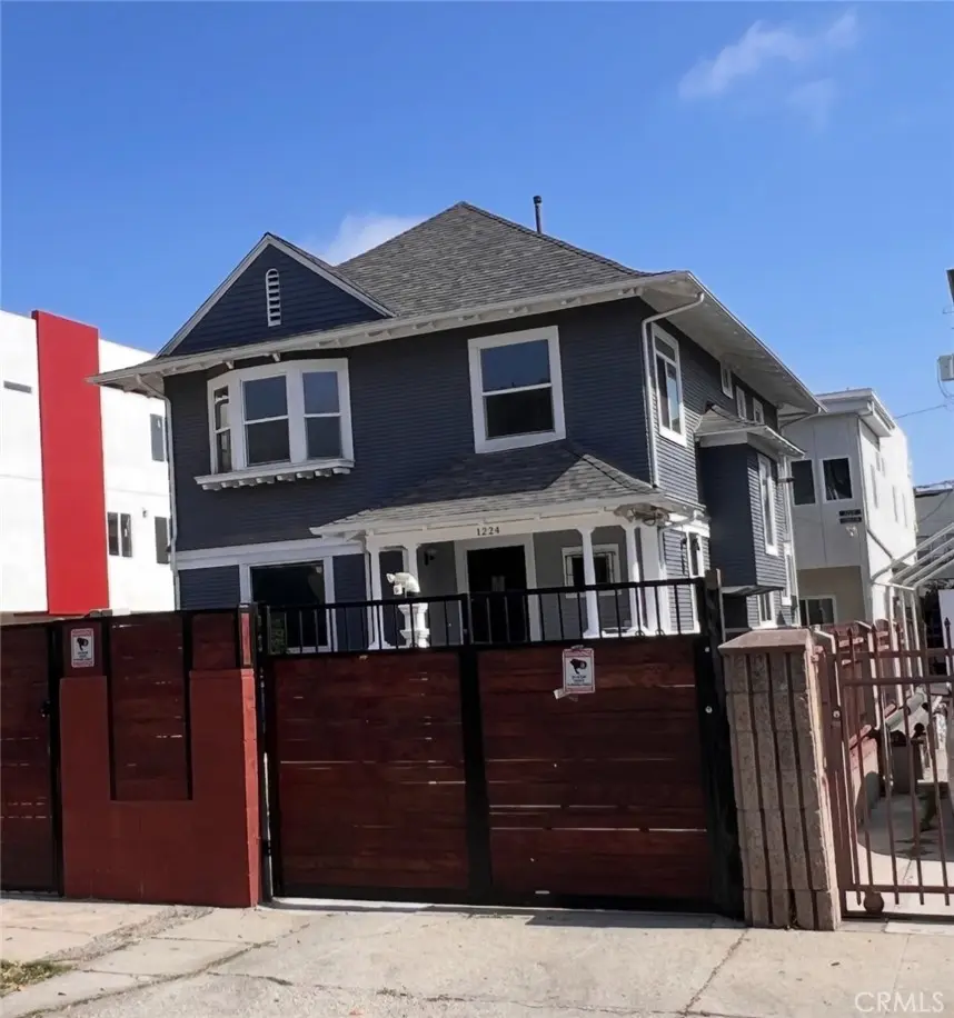 Residential Lease for rent at 1224 W 35th Street, Los Angeles, Los Angeles County, CA featuring 4 beds and 4 baths
