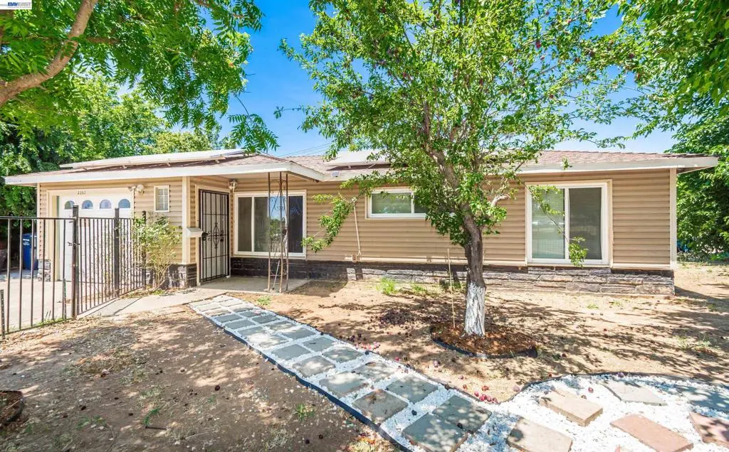 Single Family Residence for sale at 2257 Edison Avenue, Sacramento, CA featuring 3 beds and 2 baths