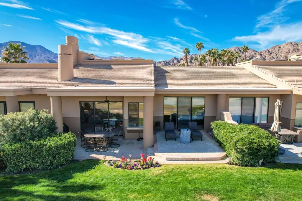 Residential Lease for rent at 55764 Oak Tree, La Quinta, Riverside County, CA featuring 2 beds and 4 baths