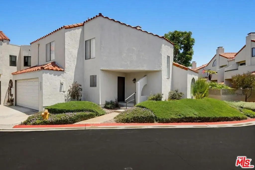 Single Family Residence for sale at 4225 Andros Circle, Huntington Beach, CA featuring 2 beds and 3 baths