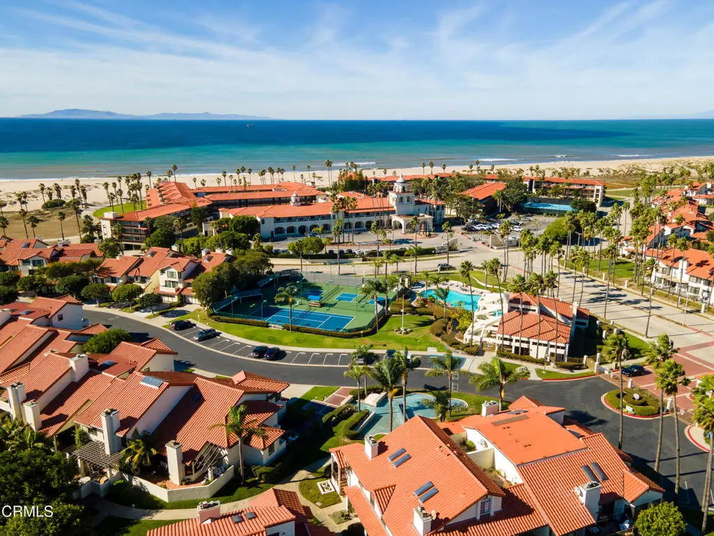 Condominium for sale at 2167 Martinique Lane, Oxnard, CA featuring 2 beds and 2 baths