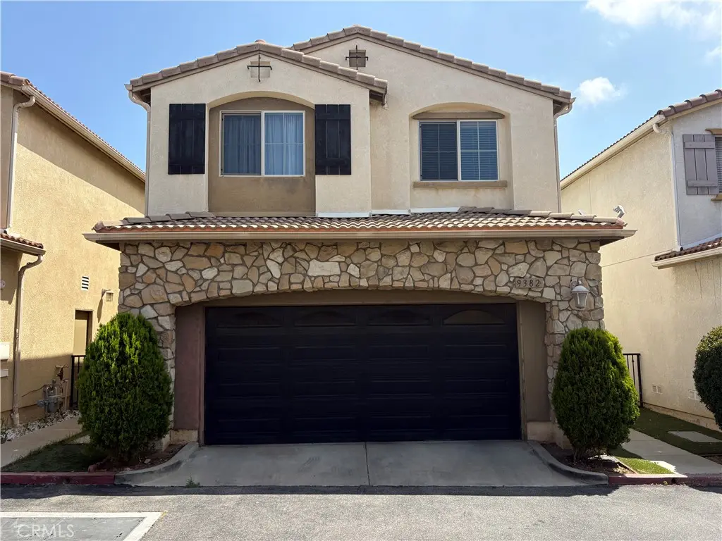9382 Phoenix, Pacoima, CA — listing photo 1