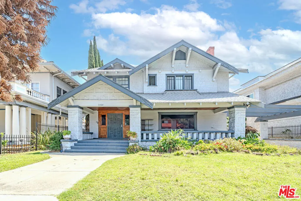 Single Family Residence for rent at 1404 S Manhattan Place, Los Angeles, CA featuring 6 beds and 4 baths