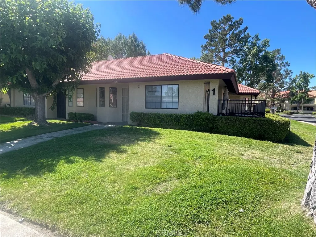 19170 Palo Verde Drive, Apple Valley, CA — listing photo 1