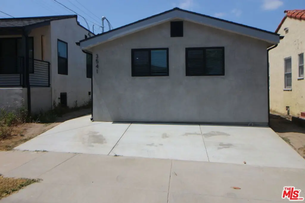Address available on request, View Park, CA — listing photo 1