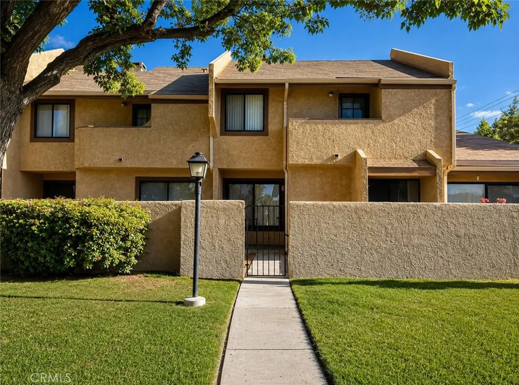 Condominium for sale at 1849 E Avenue J4, Lancaster, CA featuring 2 beds and 3 baths